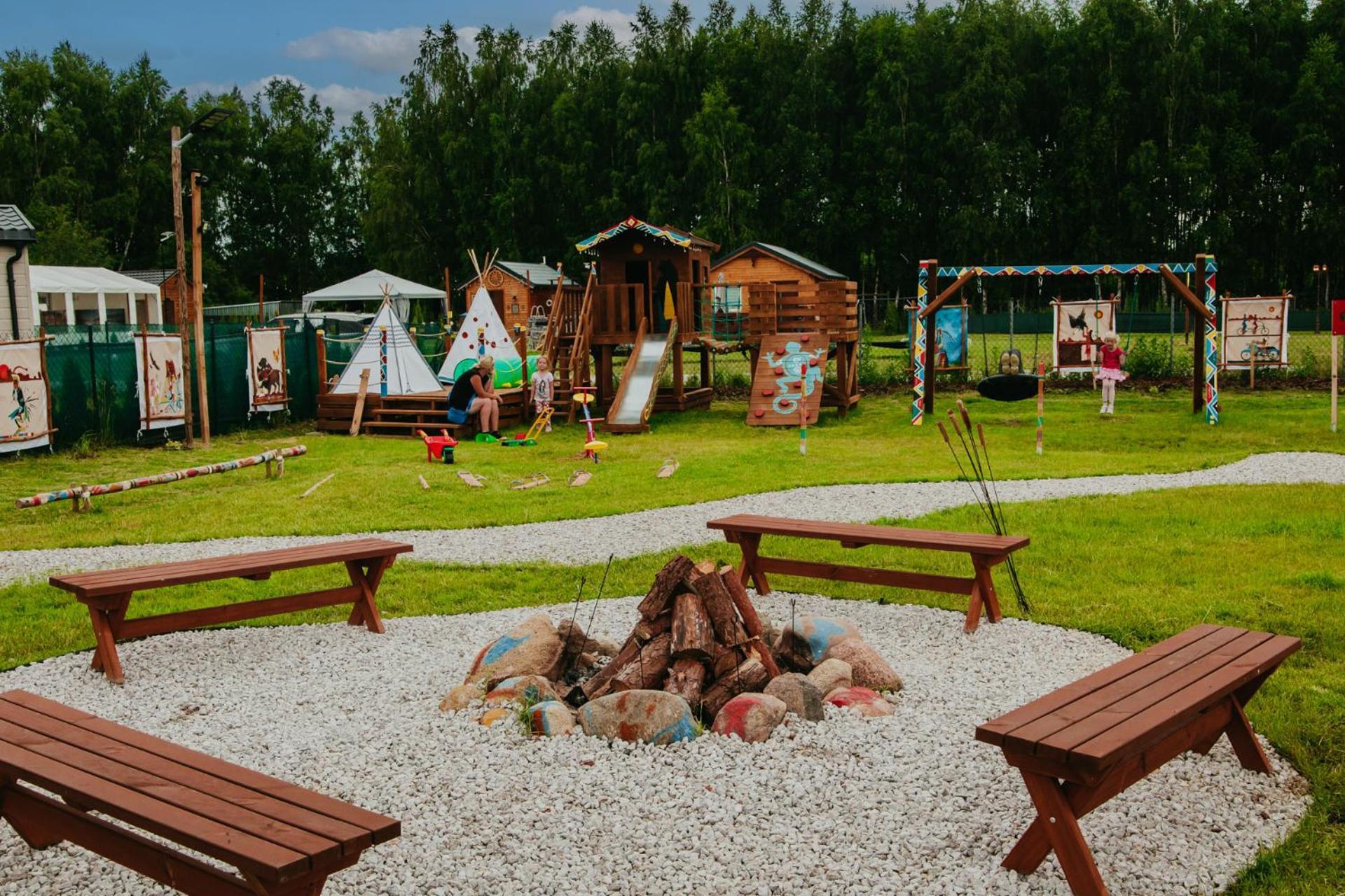 Indiana Camp - 150 M Od Suntago Park Otel Grabce-Towarzystwo Dış mekan fotoğraf