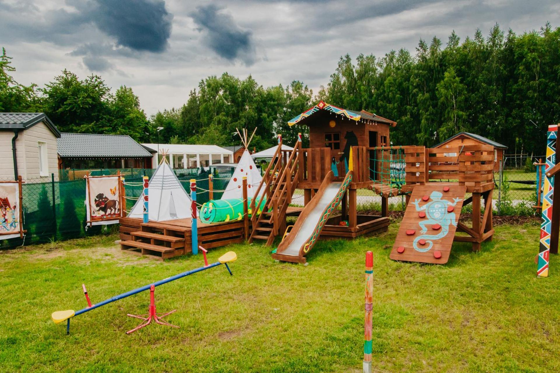 Indiana Camp - 150 M Od Suntago Park Otel Grabce-Towarzystwo Dış mekan fotoğraf